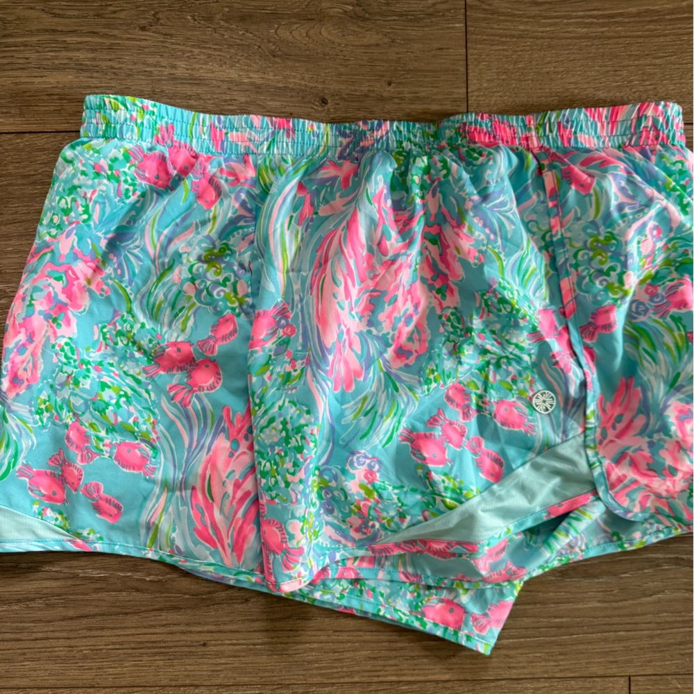 Lilly Pulitzer ocean trail shorts